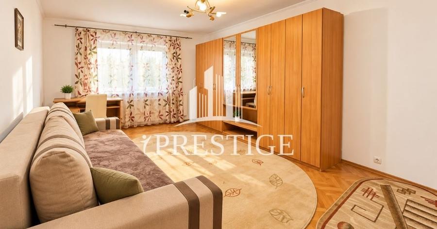 Apartament cu 3 camere decomandat, mobilat în Sub Arini