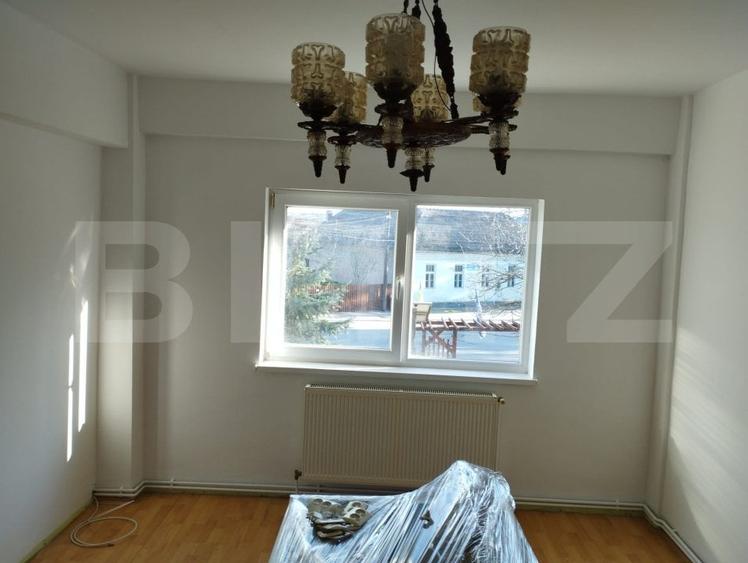 Apartament cu 3 camere decomandat, mobilat în Mihai Viteazu