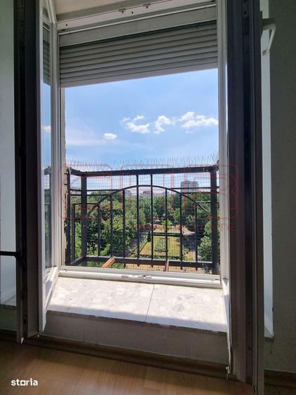 Apartament cu 3 camere decomandat, mobilat în Tei