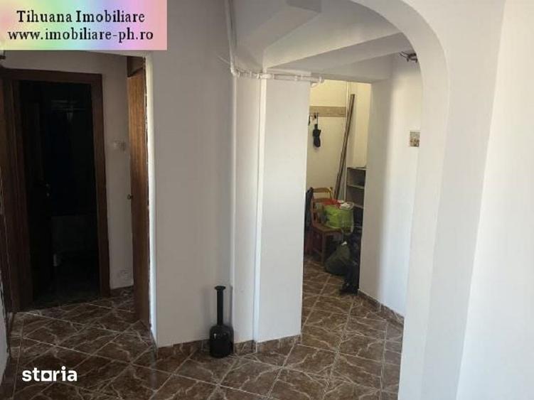 Apartament cu 3 camere decomandat în Republicii