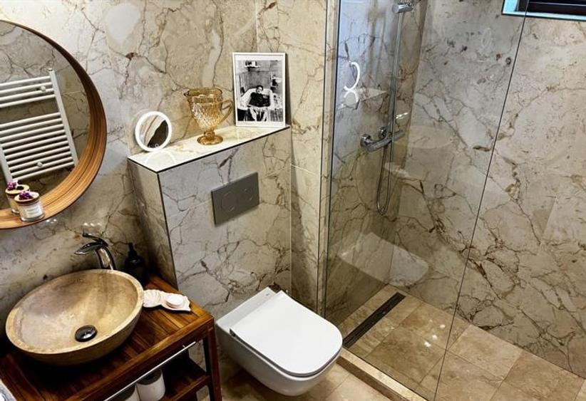 Apartament cu 3 camere semidecomandat, mobilat în Pipera