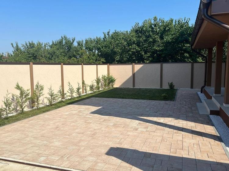 Casă individuală cu 5 camere decomandat cu Canalizare în Girocului