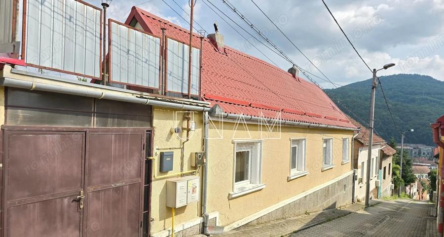 Casă cu 4 camere cu Teren 225 Mp în Muncitoresc