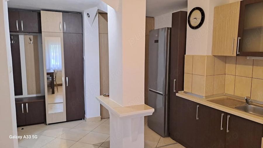 Apartament cu 3 camere decomandat în Iosia