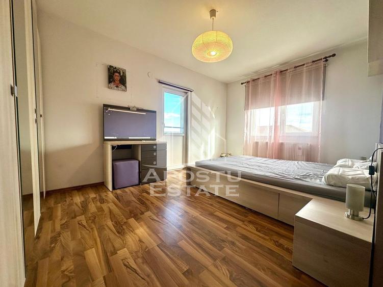Apartament cu 3 camere decomandat, mobilat în Soarelui