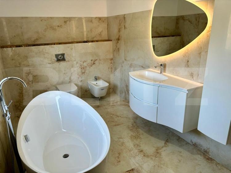Duplex cu 4 camere cu Canalizare în Cetate