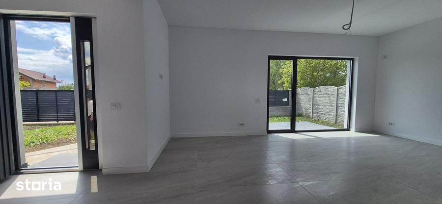 Casă cu 4 camere cu Teren 350 Mp în Clinceni