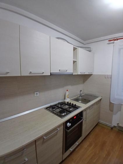Apartament cu 2 camere semidecomandat în Cetate