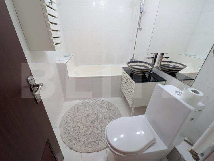 Apartament cu 3 camere semidecomandat în Dacia