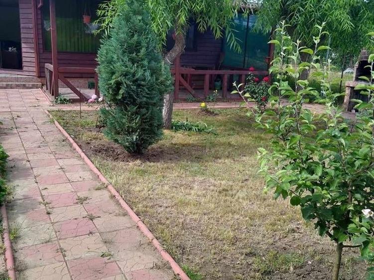 Casă individuală cu 4 camere cu Teren 300 Mp în Pielești