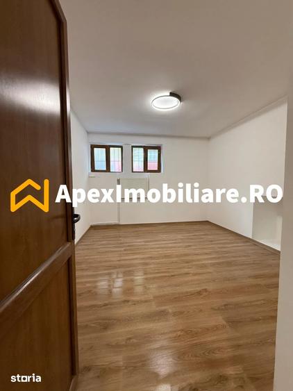 Apartament cu 3 camere semidecomandat în Armeneasca