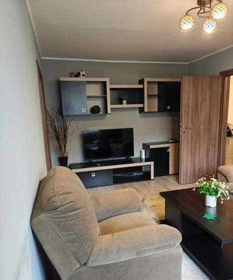 Apartament cu 2 camere semidecomandat, mobilat în Baba Novac