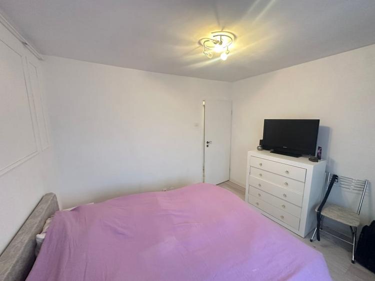 Apartament cu 3 camere decomandat, mobilat în Băneasa