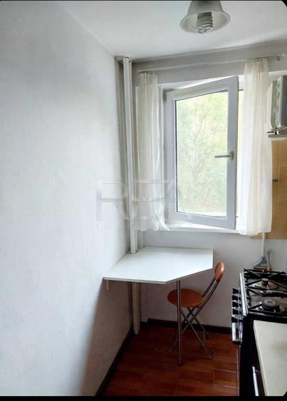 Apartament cu 2 camere decomandat, mobilat în Brâncoveanu