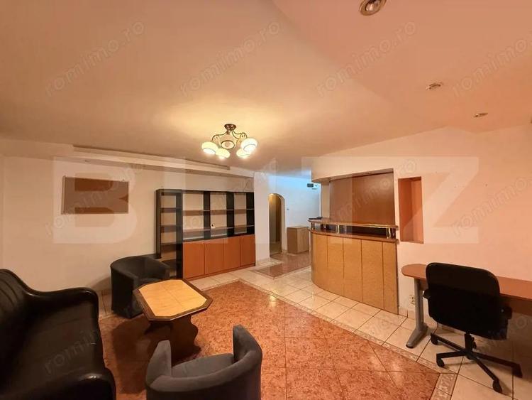 Apartament cu 4 camere decomandat, mobilat în Rovine
