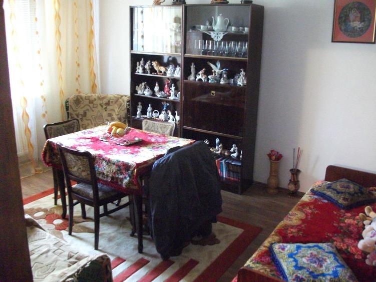 Apartament 4 camere,parter,central Tg Neamt,2 bai,boxa,spatios-74900 - 1