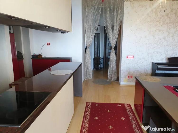 Apartament cu 3 camere decomandat în Zorilor
