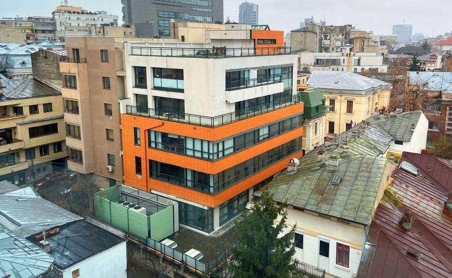 Birou, de 1,993 mp, în Universitate