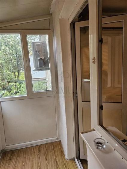 Apartament cu 2 camere nedecomandat în P-ța Doina