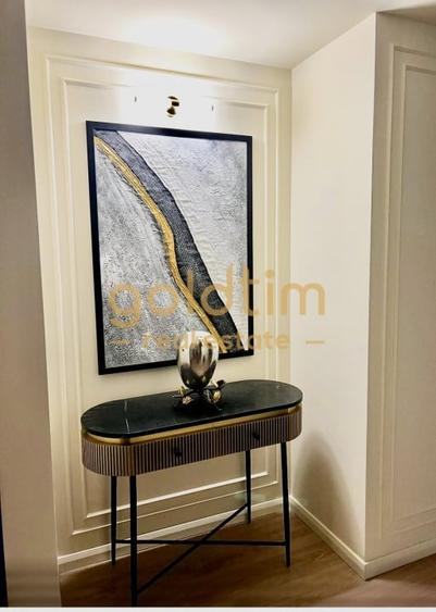 Penthouse cu 5 camere decomandat, mobilat în Pipera