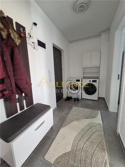 Apartament cu 3 camere decomandat în Apărătorii Patriei