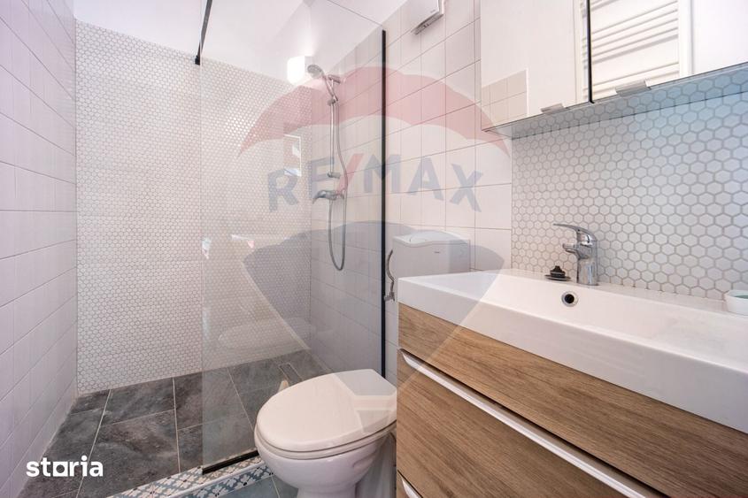 Casă cu 7 camere cu Teren 835 Mp în Caragiale