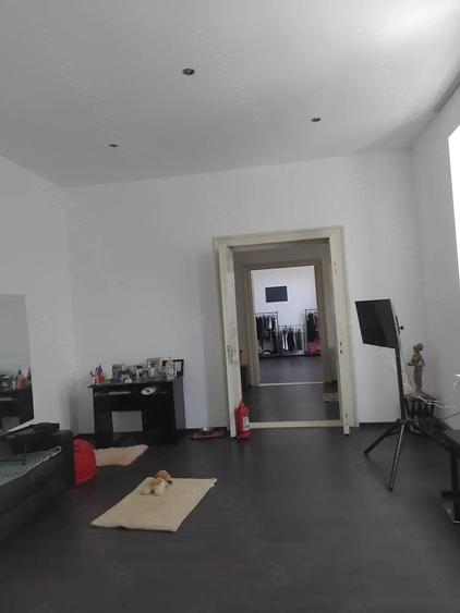 Casă cu 6 camere cu Teren 298 Mp în Corabia