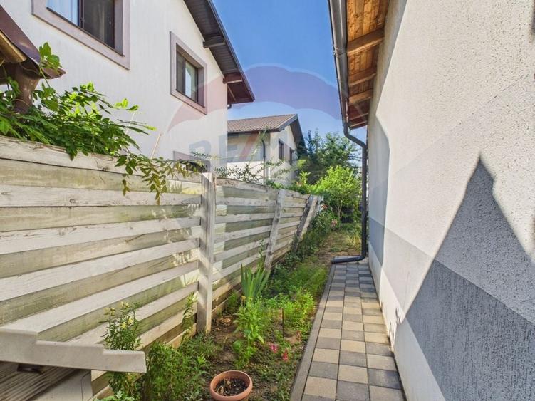 Casă individuală cu 4 camere cu Teren 248 Mp în Berceni