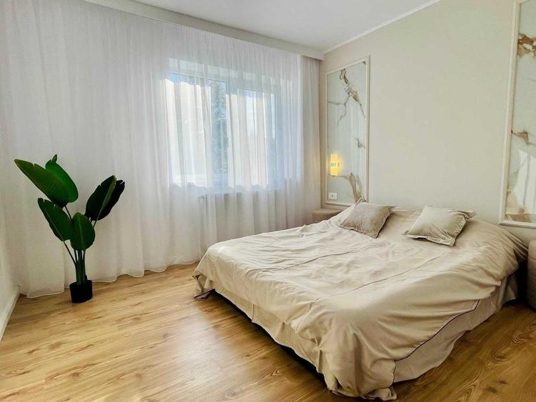 Apartament cu 3 camere semidecomandat în Exterior Vest