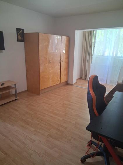 Apartament cu 2 camere decomandat în Buziașului
