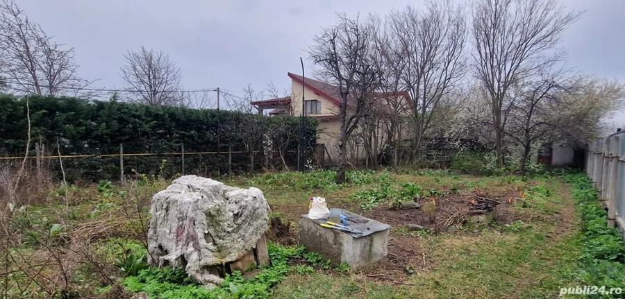 Teren de 1900 mp, în Central