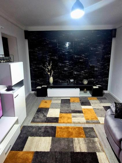 Apartament cu 2 camere semidecomandat în Podu Roș