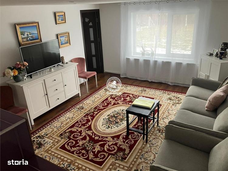 Casă cu 4 camere în Stejarii