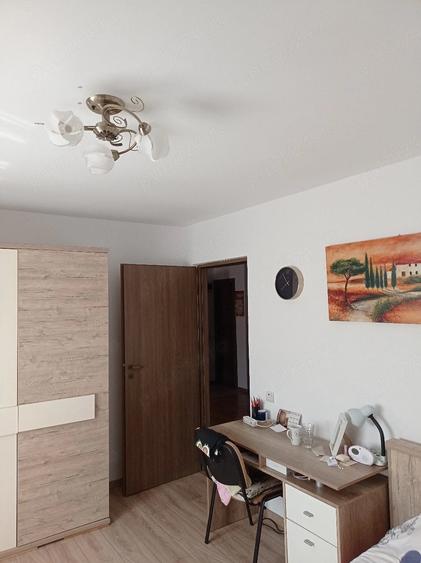 Casă cu Teren 700 Mp în Criș