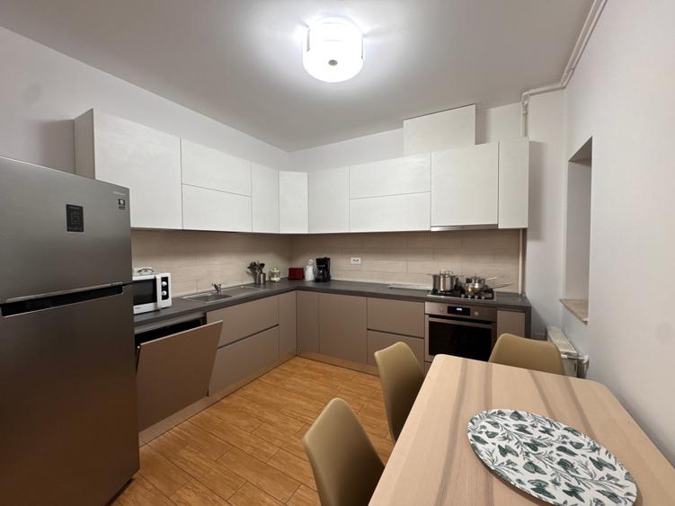 Apartament cu 2 camere semidecomandat în Herăstrău