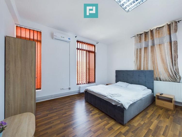 Casă individuală cu 7 camere cu Teren 400 Mp în Ultracentral