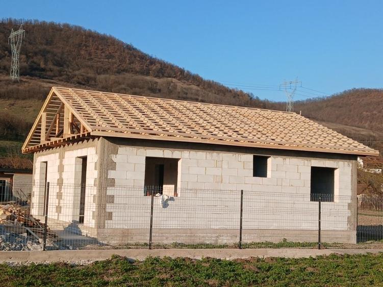 Casă cu 3 camere în Chimindia