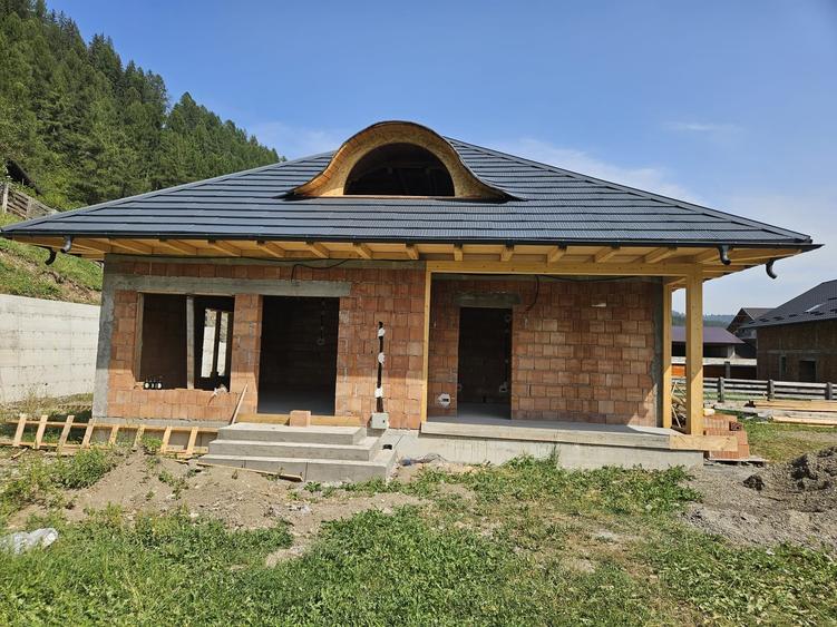 Casă individuală cu 3 camere cu Teren 714 Mp în Câmpulung Moldovenesc