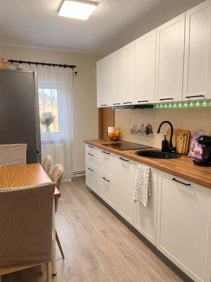 Apartament cu 3 camere decomandat, mobilat în Răcădău