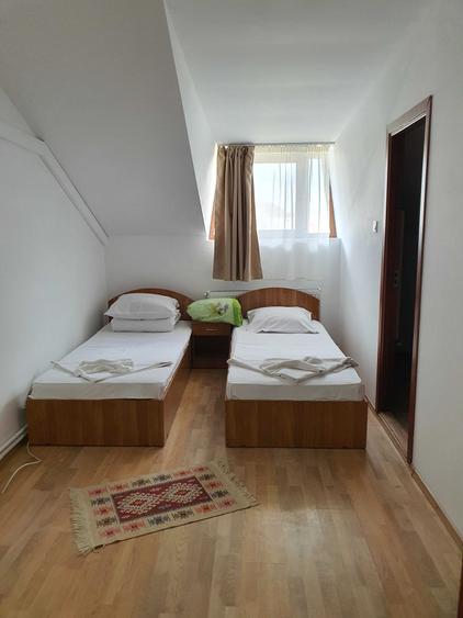 Casă cu 4 camere în Dunavățu de Jos