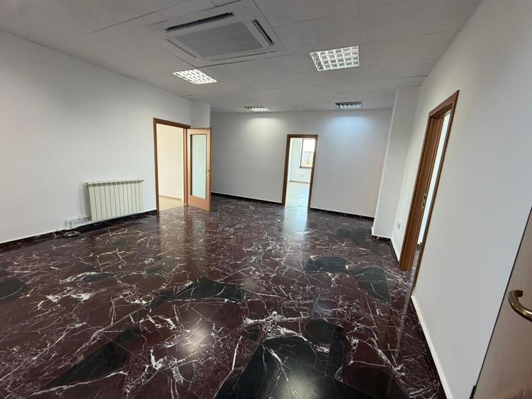 Birou, de 277.92001342773 mp, în Splaiul Independenței