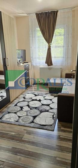 Apartament cu 3 camere semidecomandat, mobilat în Circumvalațiunii