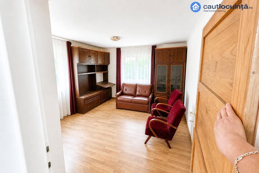 Casă cu 5 camere cu Teren 4900 Mp în Micești