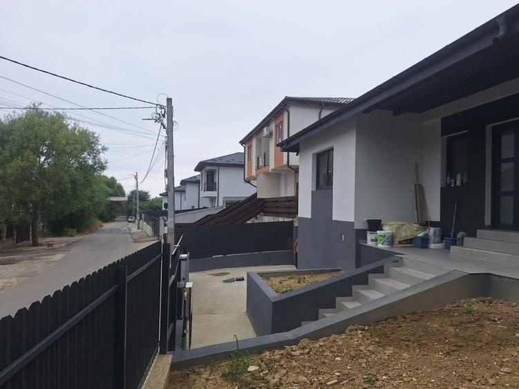 Casă cu 4 camere în Vișan