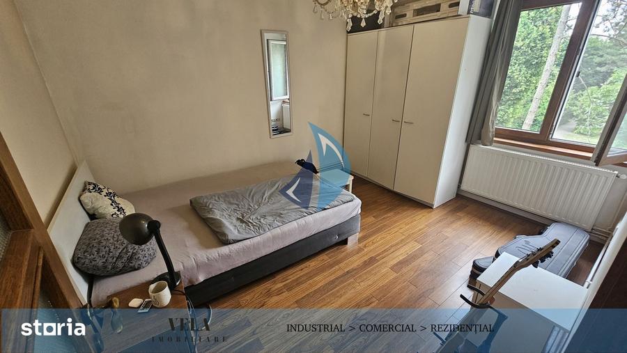 Apartament cu 3 camere decomandat în 22 Decembrie 1989