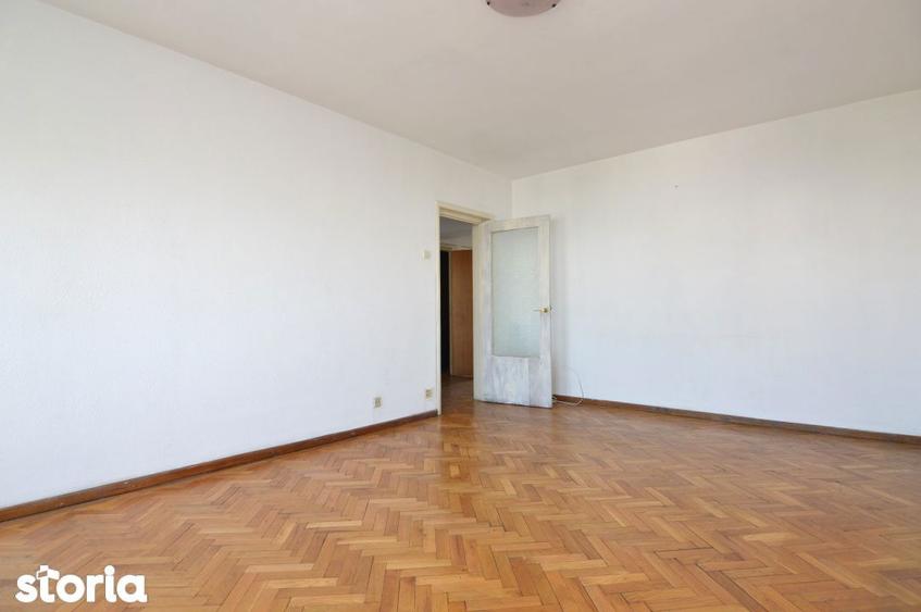 Apartament cu 4 camere decomandat în Centrul Civic