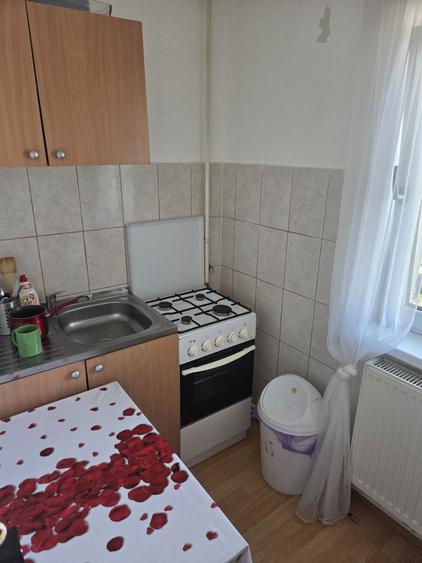 Garsonieră decomandată în Central