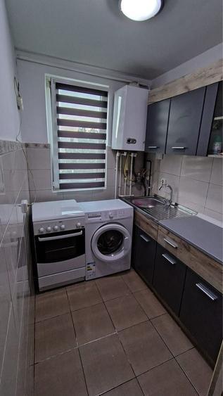 Apartament cu 2 camere semidecomandat în Micro 19