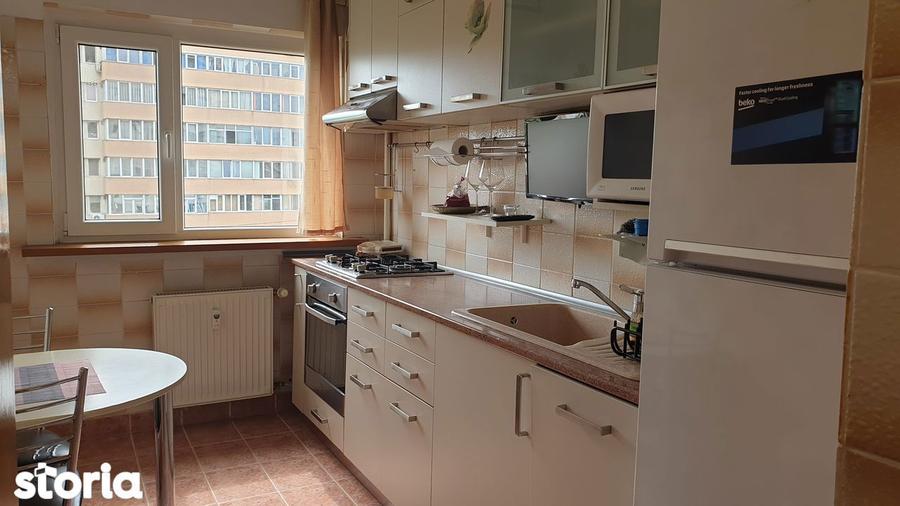Apartament cu 3 camere decomandat, mobilat în Rahova