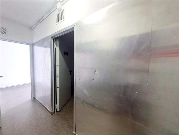 Spațiu comercial, de 100 mp, în Astra